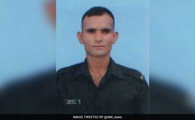 ಭರವಸೆಗಳನ್ನು ಈಡೇರಿಸದ ಬಿಜೆಪಿ ನಾಯಕರು: ಹುತಾತ್ಮ ಯೋಧನ ಕುಟುಂಬಸ್ಥರು, ಗ್ರಾಮಸ್ಥರಿಂದ ಉಪವಾಸ ಧರಣಿ